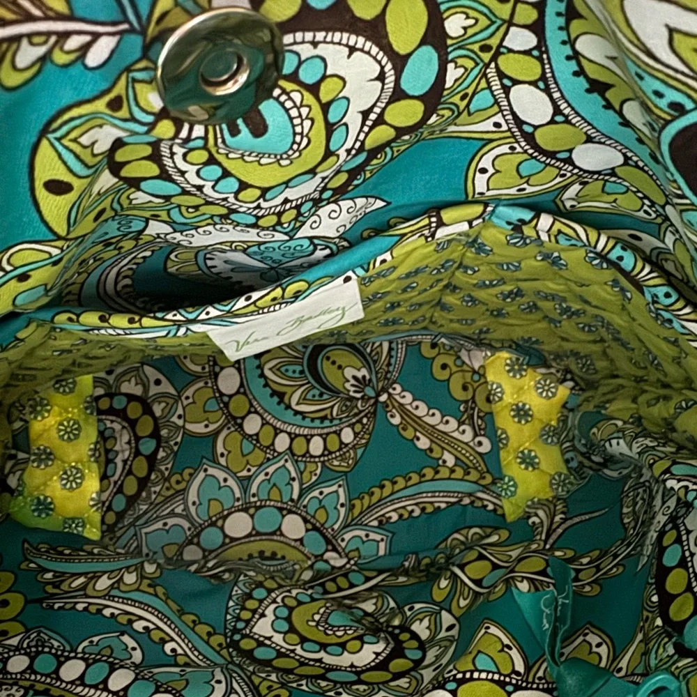 NWOT Vera Bradley Sherry Bag in Retired Peacock Print Med Size - Picture 3 of 8